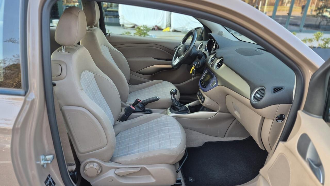 Opel Adam 1.2 70 CV White/Black Link