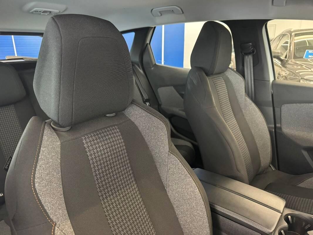 Peugeot 3008 II 1.5 bluehdi Active Pack s&s 130cv eat8