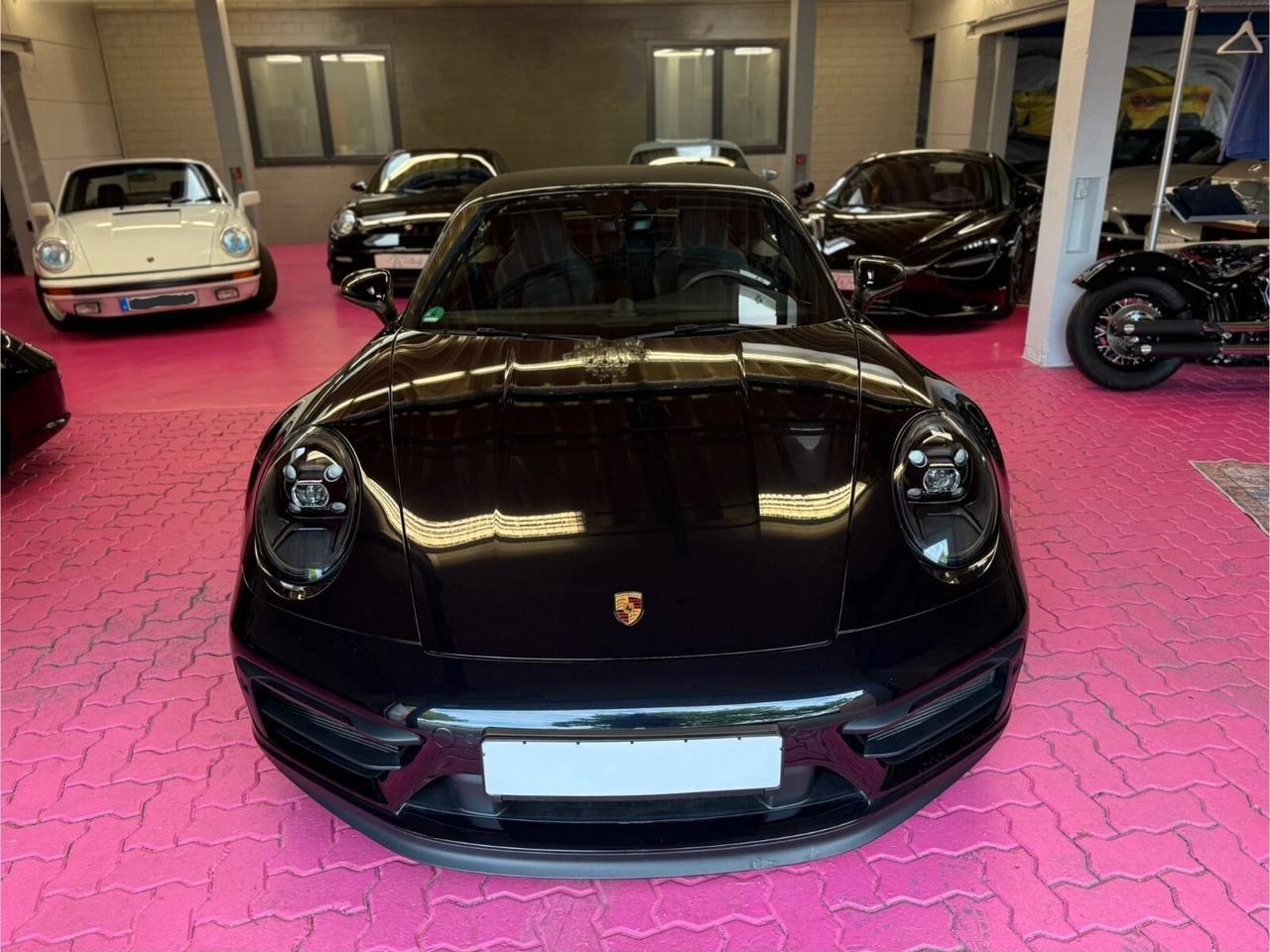 Porsche 911 Carrera 4 GTS Cabriolet