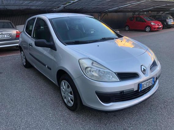 RENAULT Clio 1.2 16V 3 porte Dynamique