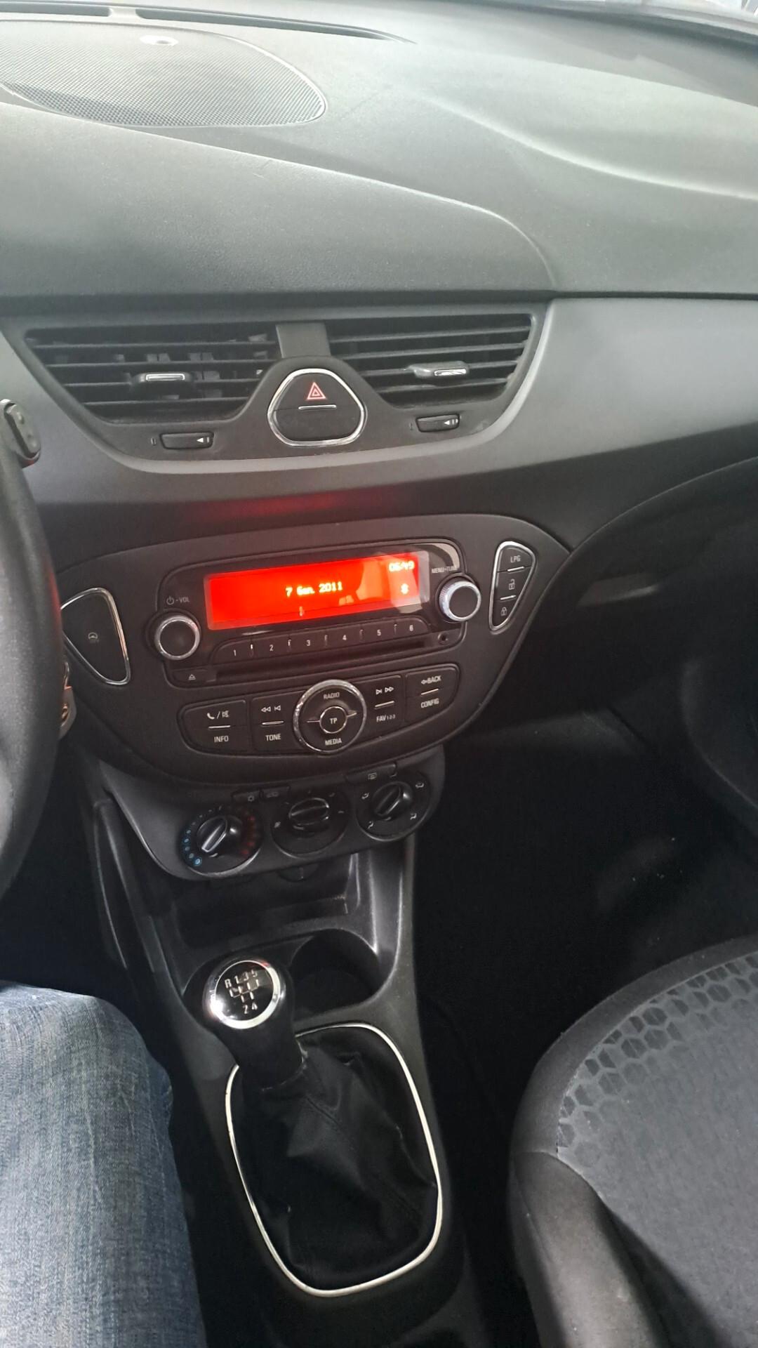 Opel Corsa 1.4 90CV GPL Tech 5 porte