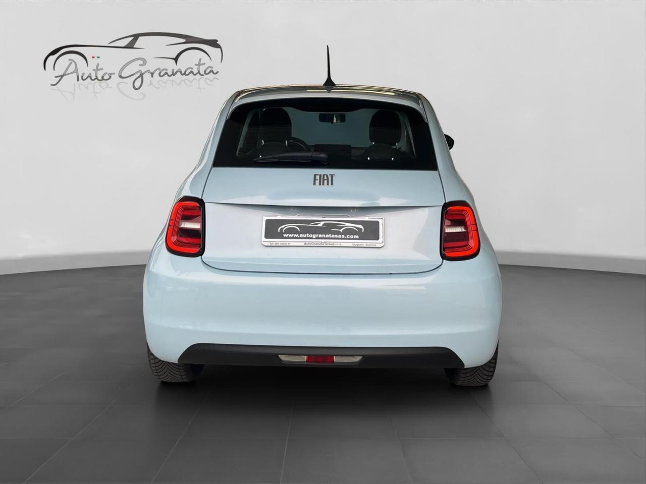 Fiat 500e 42kWh Icon autonomia 300KM