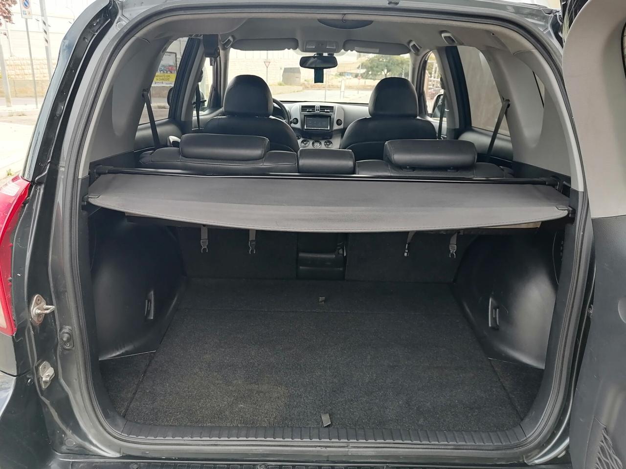 Toyota RAV 4 Crossover 2.2 D-Cat 177 CV Luxury
