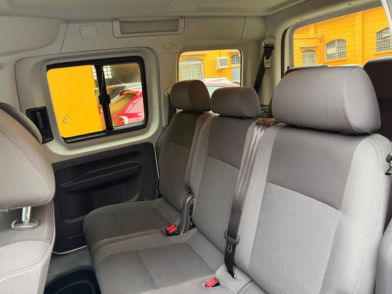 Volkswagen Caddy 1.6 TDI 102 CV 5p. Trendline 7 Posti