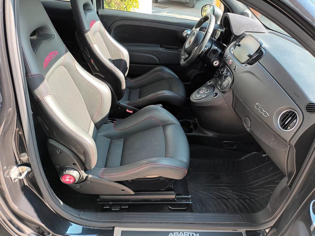 Abarth 695 Cabrio 1.4 Turbo T-Jet 180 CV Auto