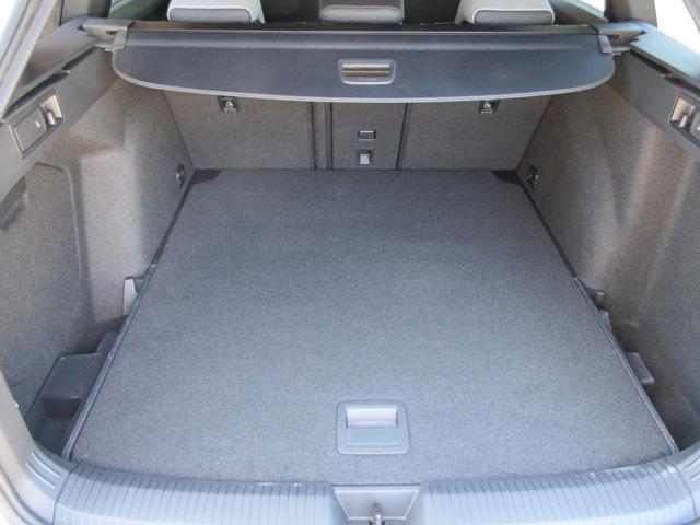 VOLKSWAGEN Golf Variant 1.5 eTSI 150 CV EVO ACT DSG R-Line