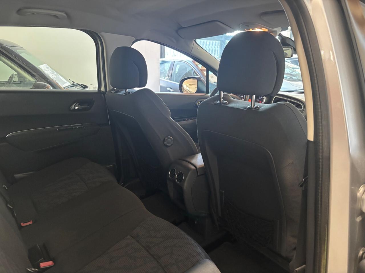 Peugeot 3008 1.6 HDi Business