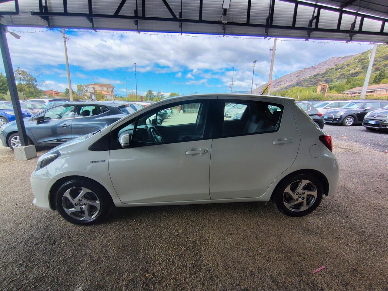 Toyota Yaris 1.5 Hybrid 5 porte Lounge