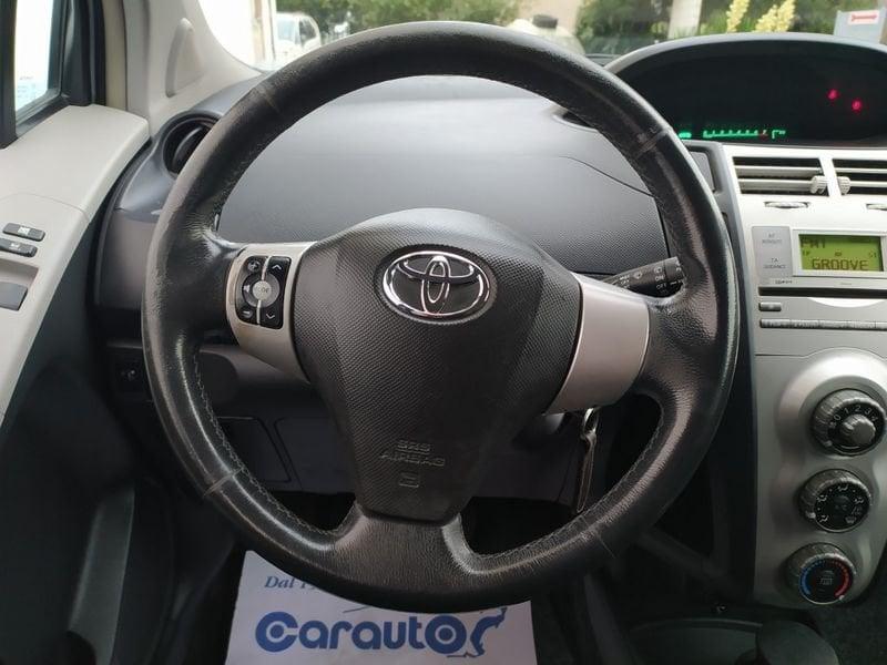 Toyota Yaris Yaris 5p 1.0 Sol