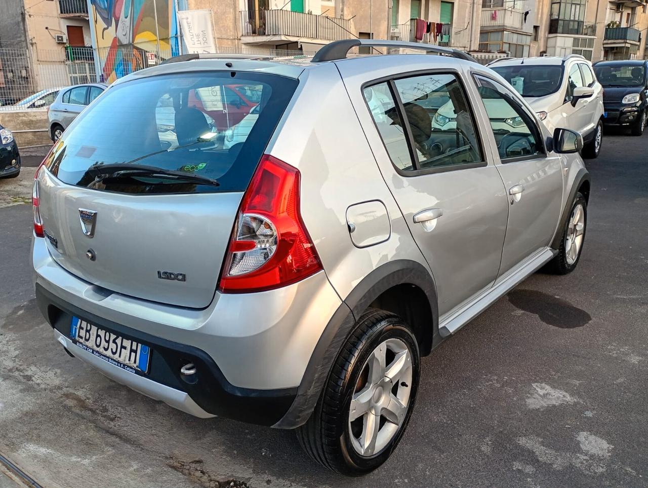 DACIA SANDERO 1.5 DIESEL 144.000 KM UNICOPROPRIETARIO 2010