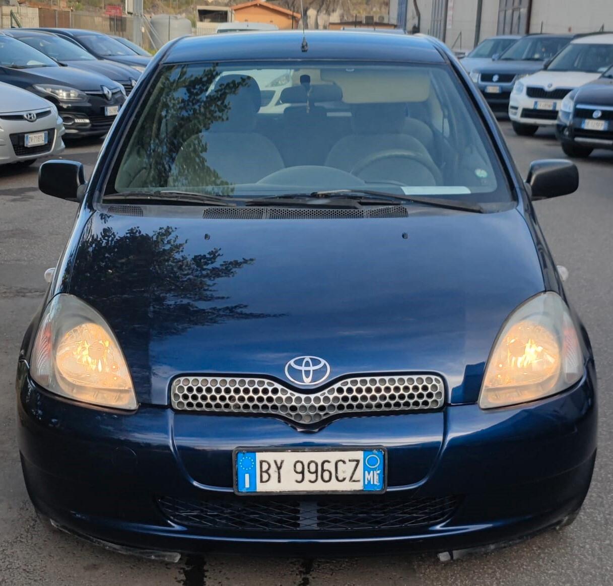 Toyota Yaris 1.0i 16V cat 5 porte Sol