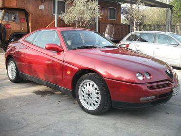 alfa romeo GTV 2.0i 16V Twin Spark cat interni nuovi