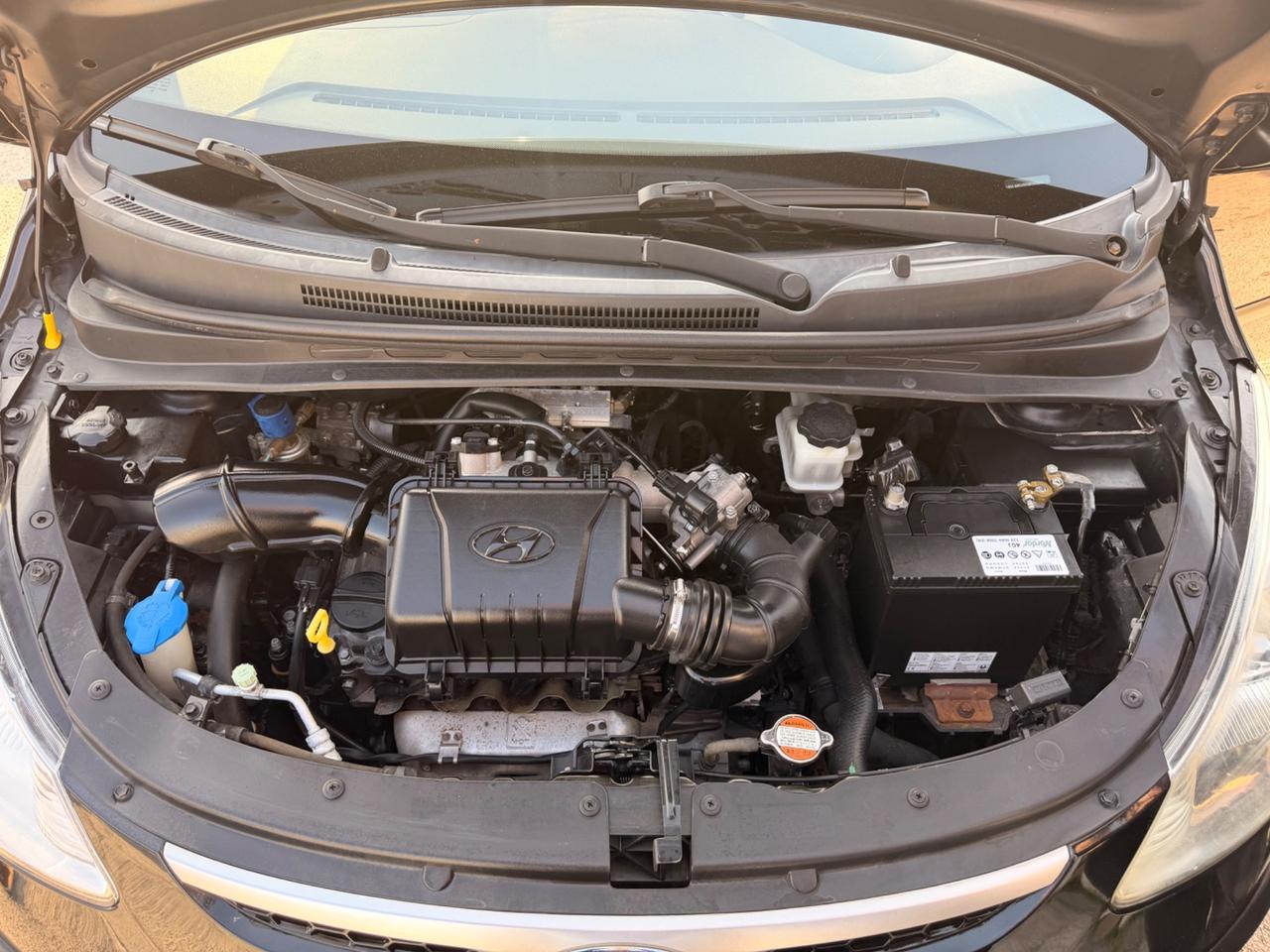 Hyundai i10 1.1 BlueDrive GPL Style BLOCK SHAFT