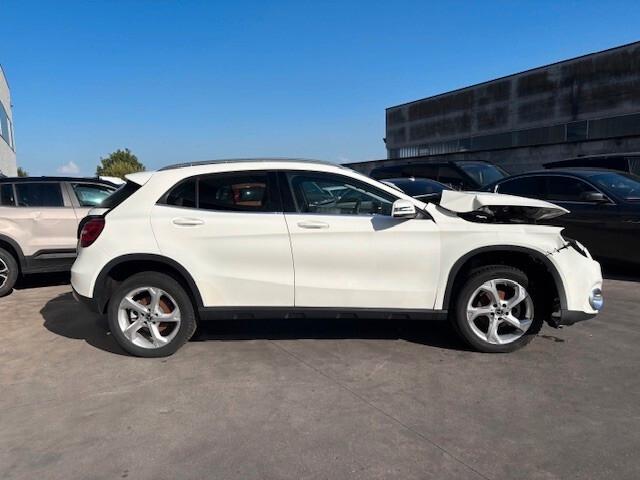 Mercedes-benz GLA 200 Business