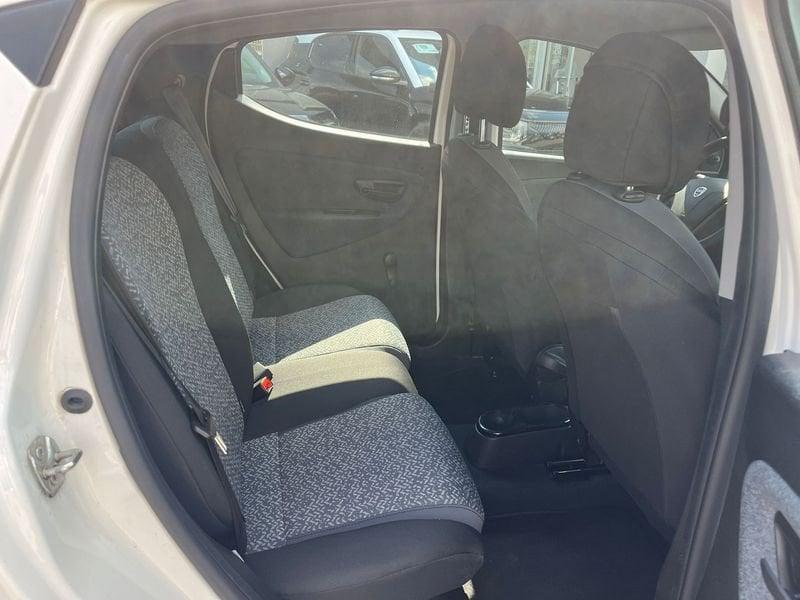 Lancia Ypsilon Ypsilon 1.0 FireFly 5 porte S&S Hybrid Silver