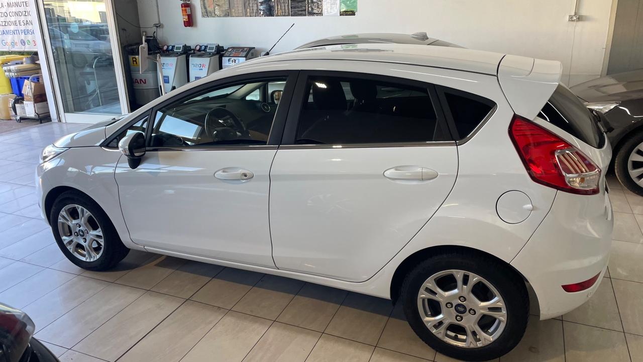 Ford Fiesta 1.5 TDCi 75CV 5 porte Titanium