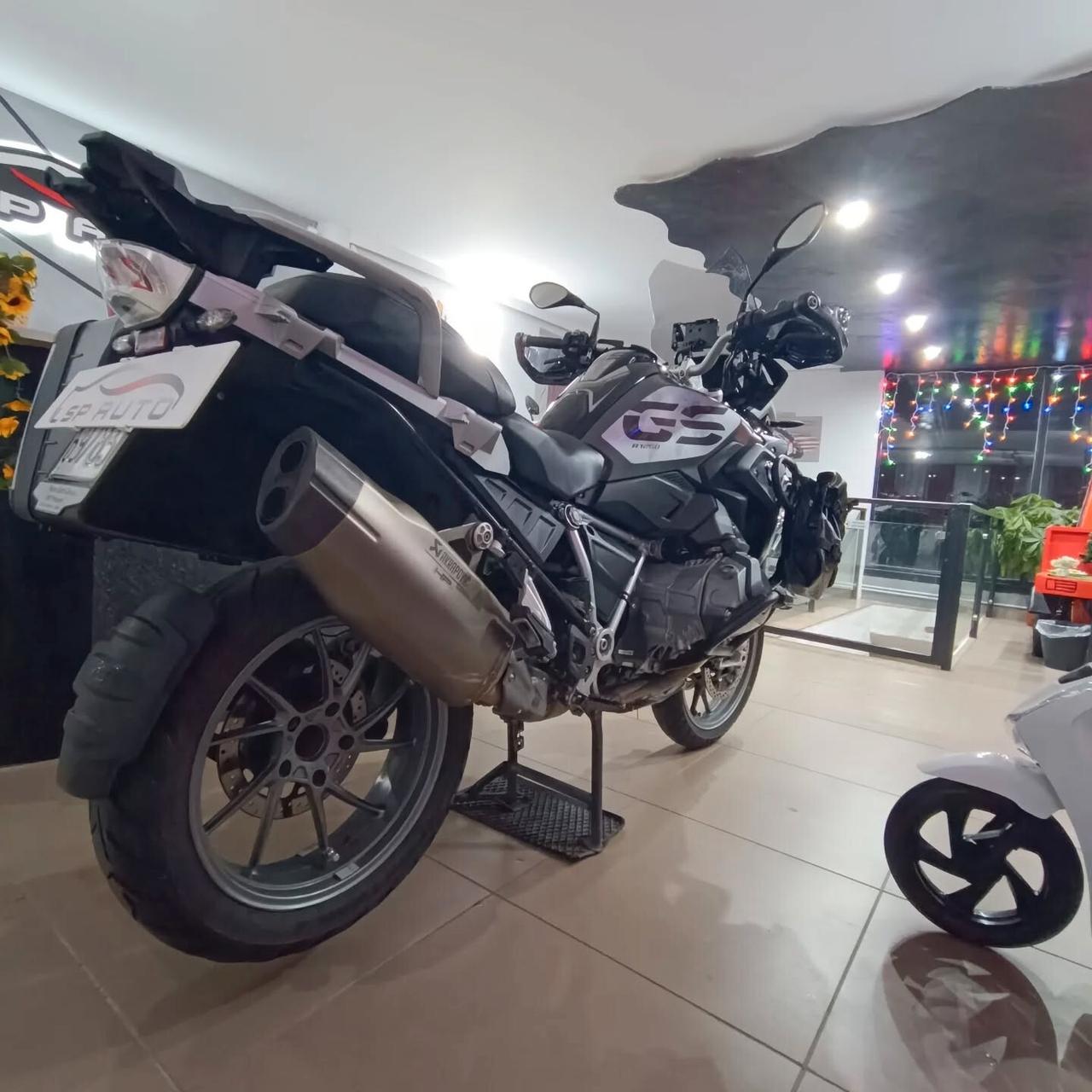 Bmw R 1250 GS AKRAPOVIC C/VENDITA