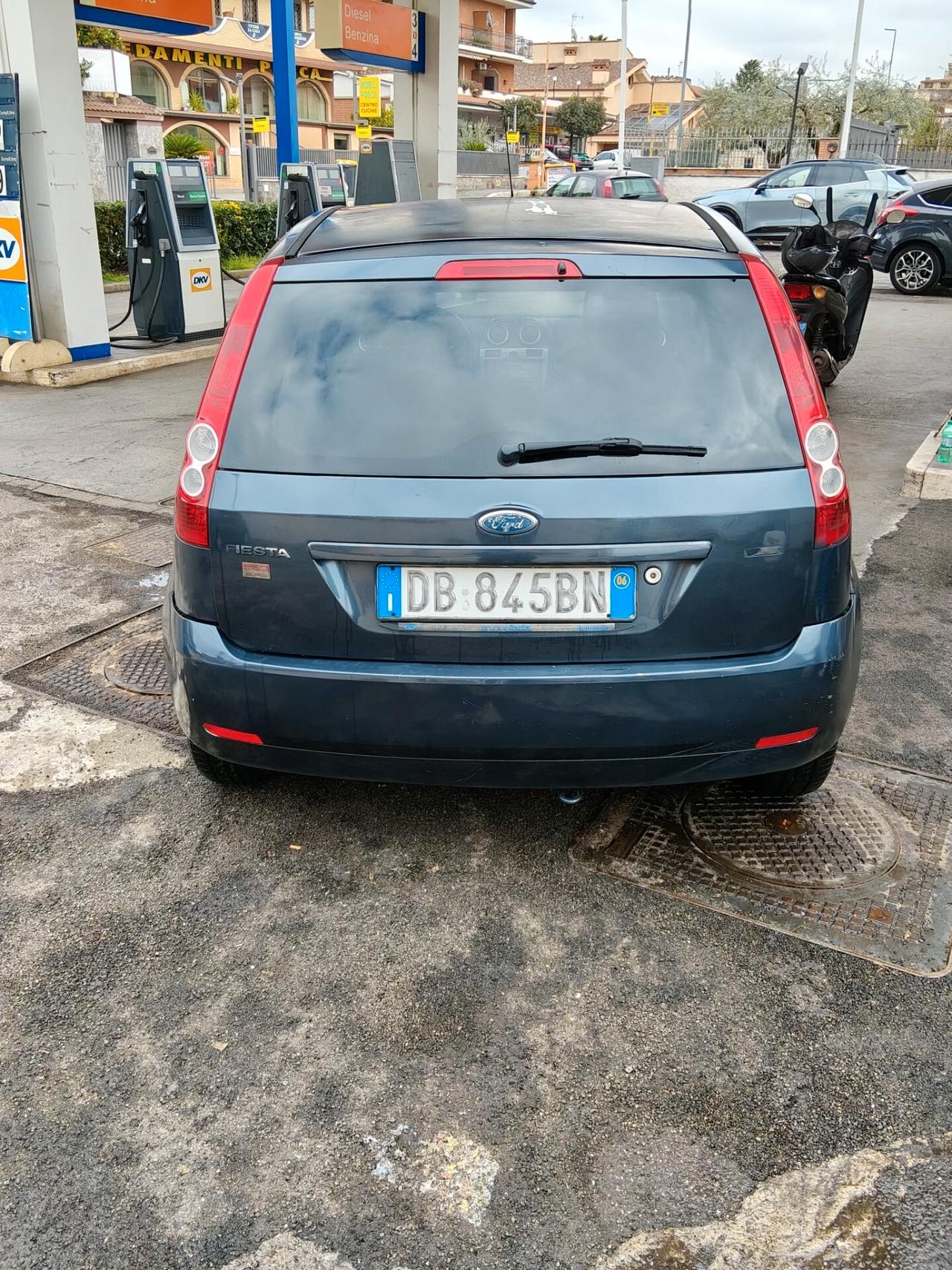 Ford Fiesta 1.4 16V 5p. Ghia