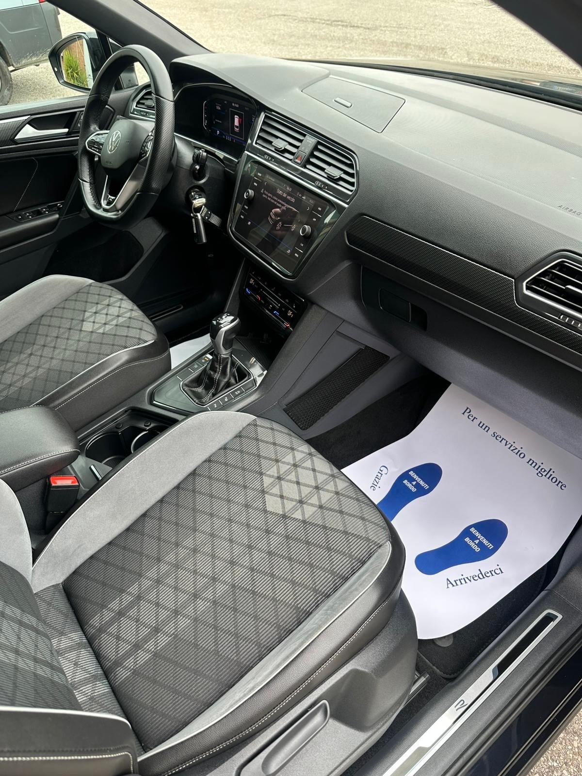 Volkswagen Tiguan 2.0 TDI 150 CV SCR DSG R-Line black pack