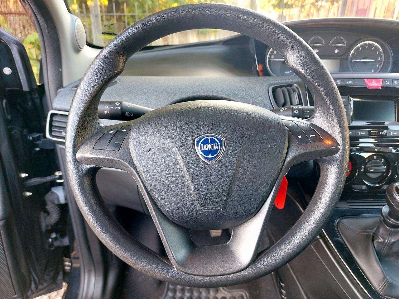 Lancia Ypsilon 1.0 Hybrid 70CV Silver Plus - 2022