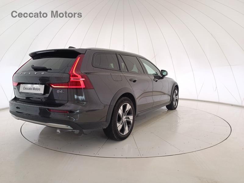 Volvo V60 2.0 B4 Plus AWD automatico