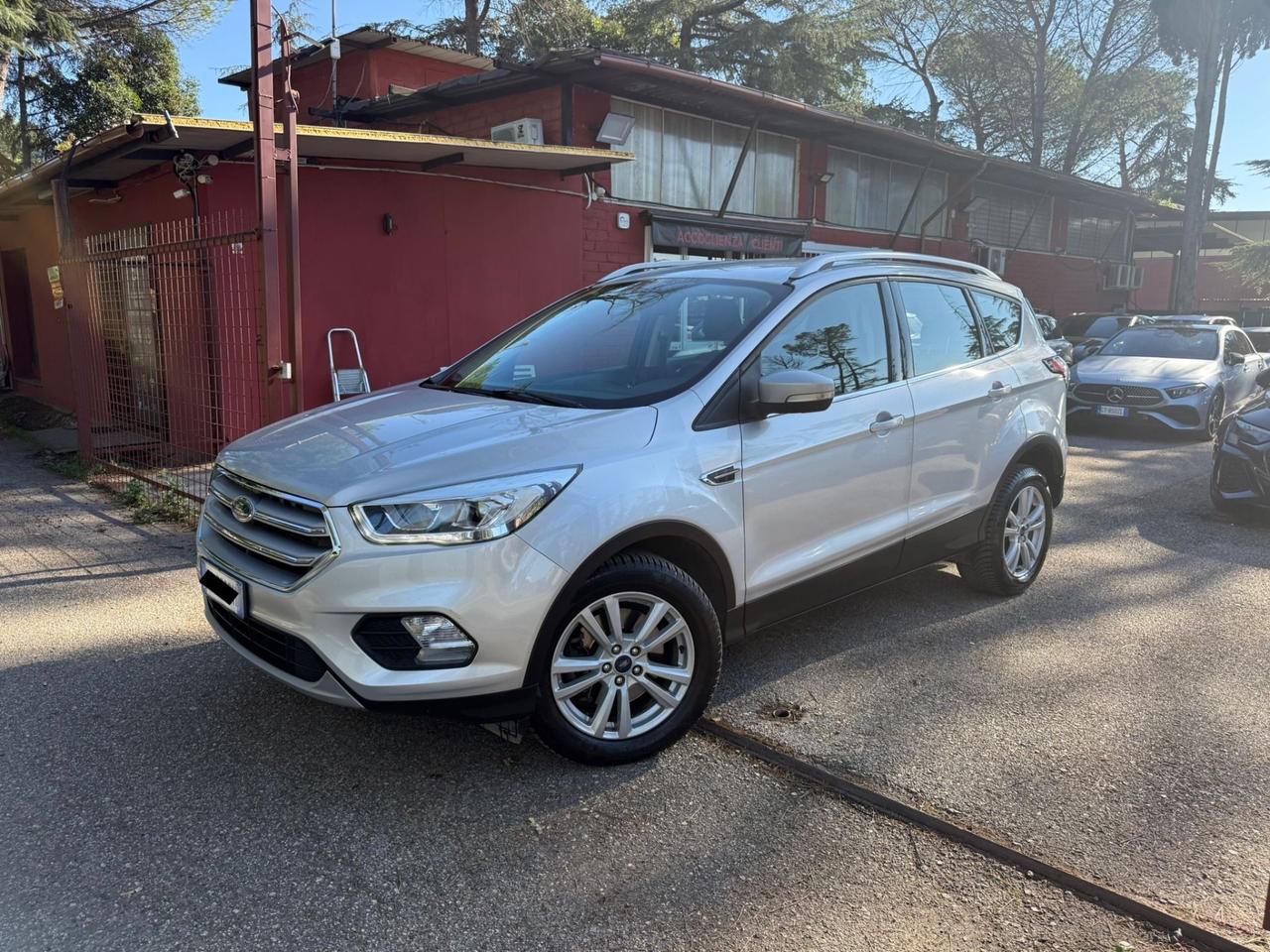 Ford Kuga 1.5 TDCI 120 CV S&S 2WD Powershift Titanium