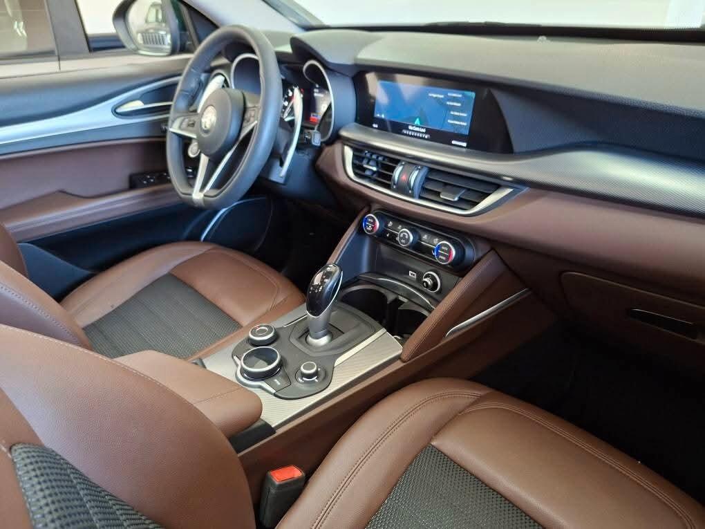 Alfa Stelvio 210 CV AT8 Q4 tetto panoramico