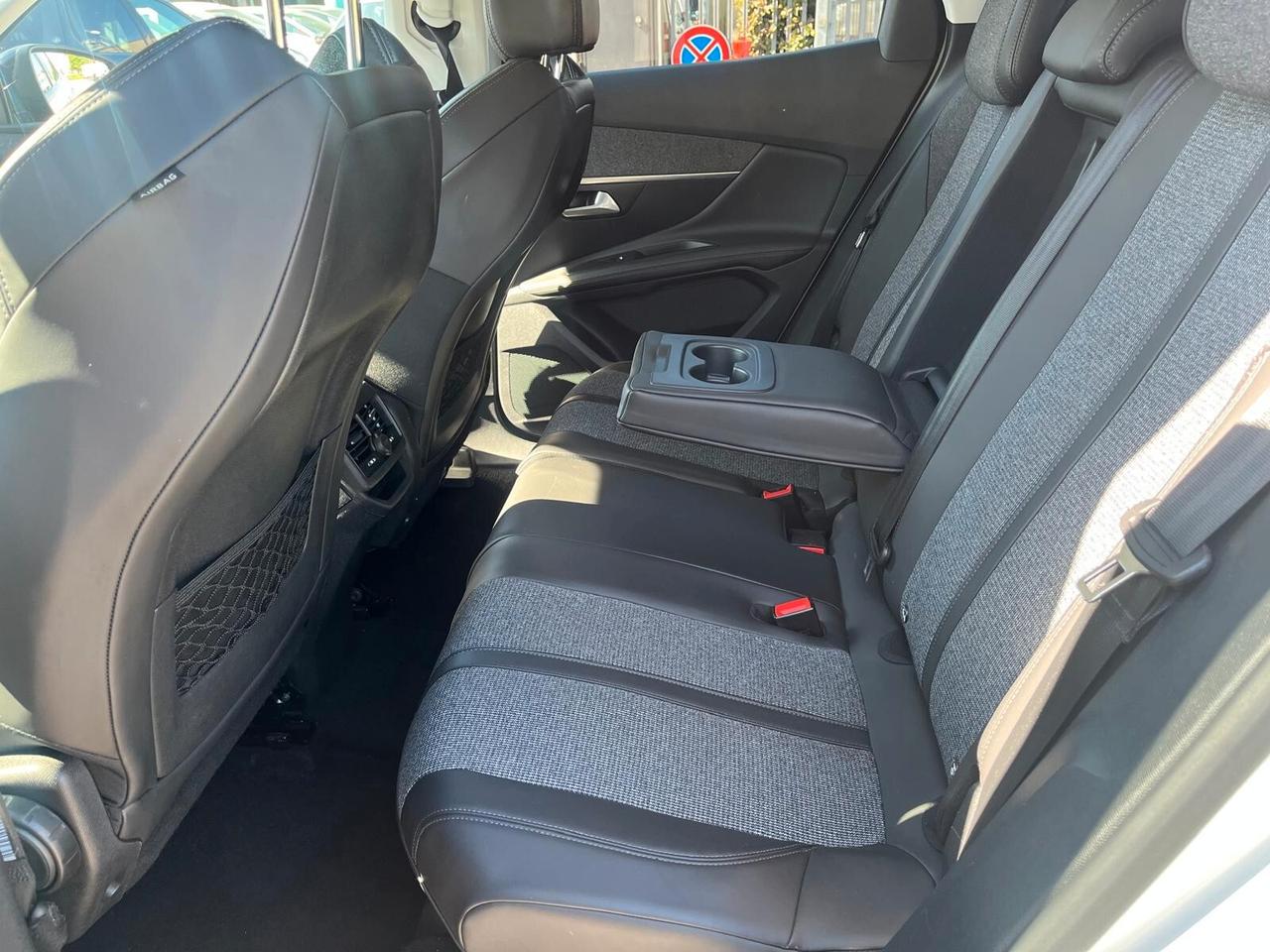 Peugeot 3008 BlueHDi 130 S&S EAT8 Allure