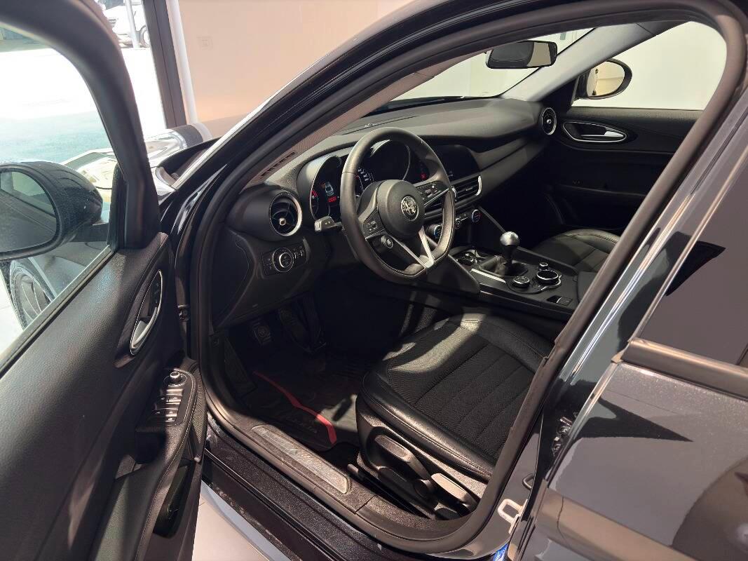 Alfa Romeo Giulia 2.2 t Super 180cv