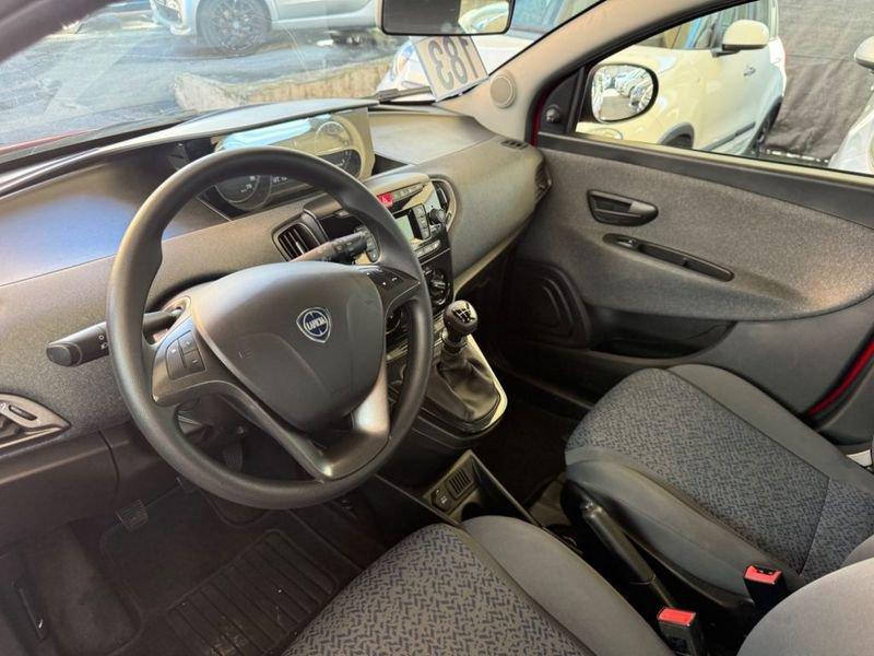 Lancia Ypsilon 1.0 FireFly Hybrid Ecochic Silver + GPL