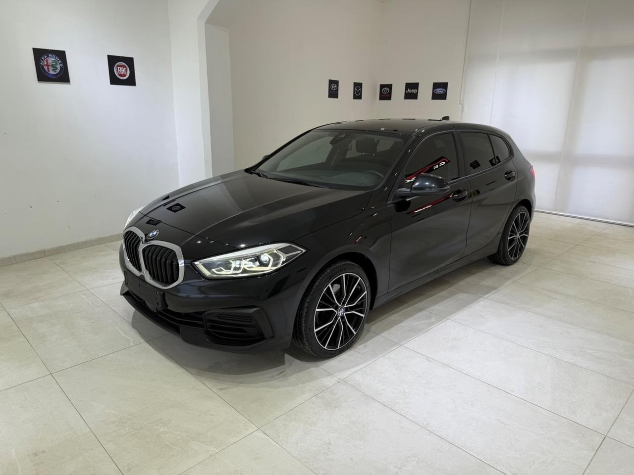 Bmw 116 116d SPORT 5p. TOTAL BLACK FARI E STOP FULL LED