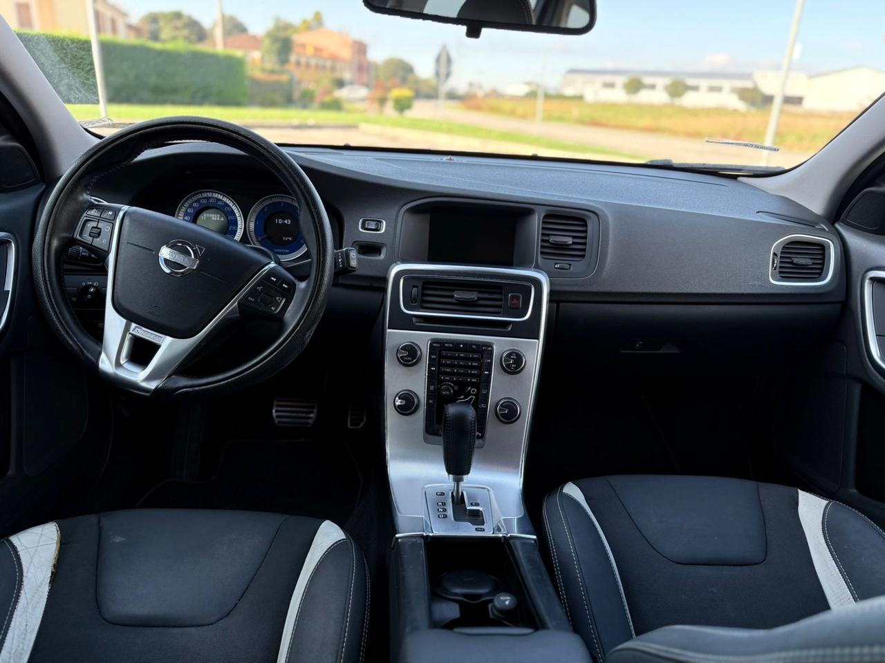 Volvo V60 D5 Geartronic R-design