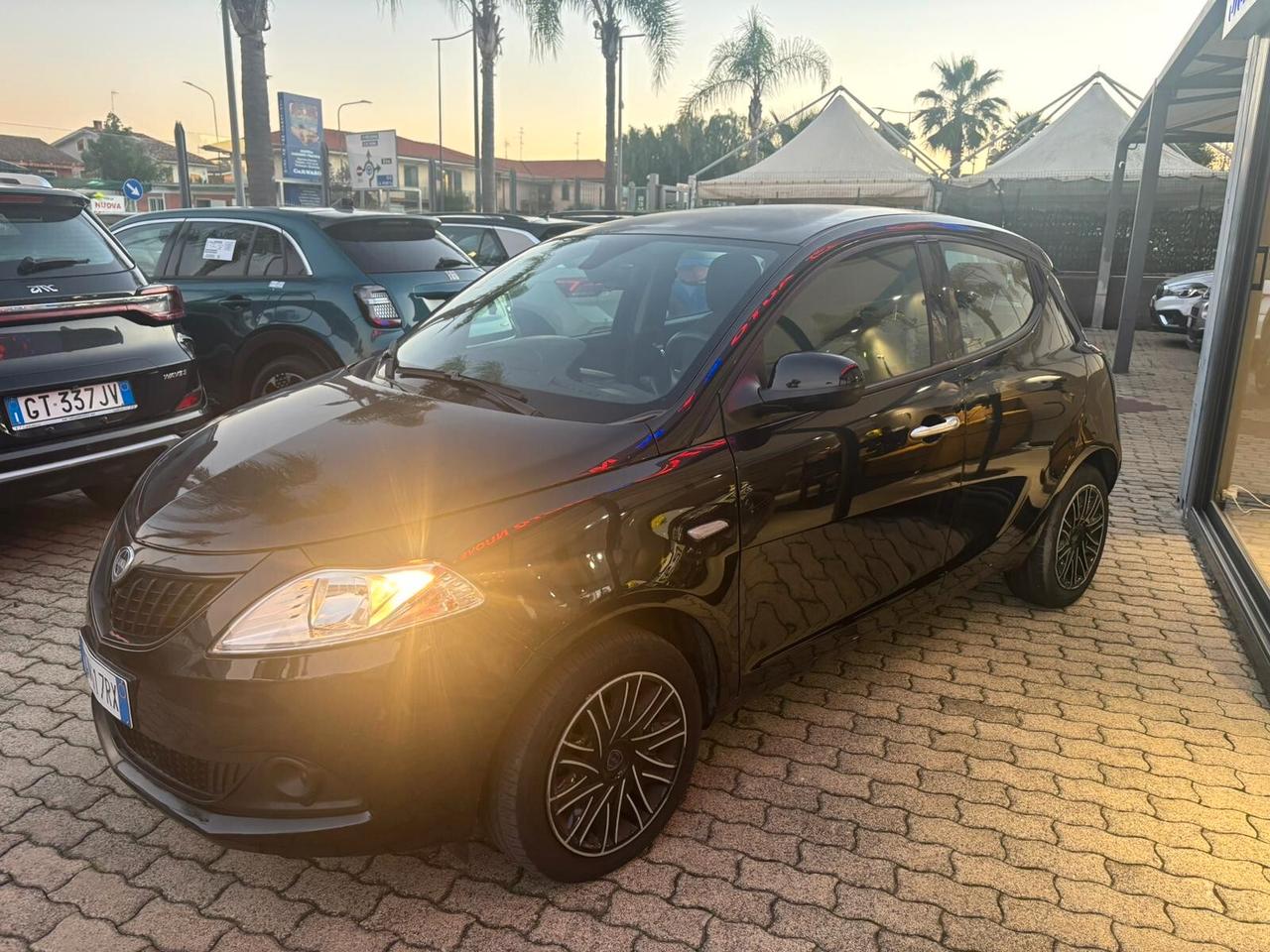 Lancia Ypsilon 1.0 FireFly 5 porte S&S Hybrid Alberta Ferretti