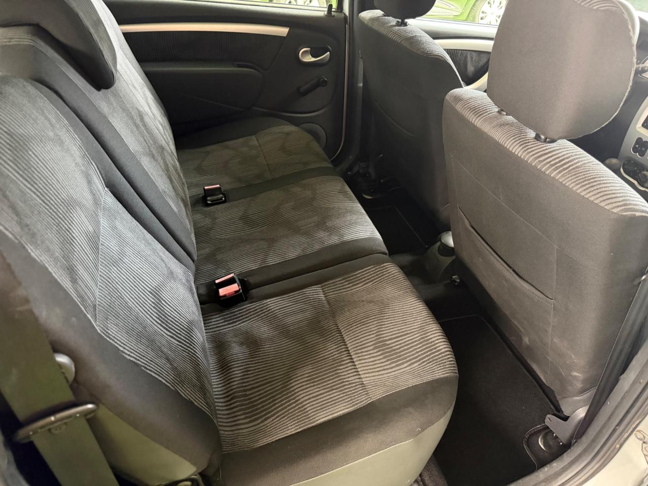 Dacia Logan MCV 1.6 GPL 5 posti Lauréate