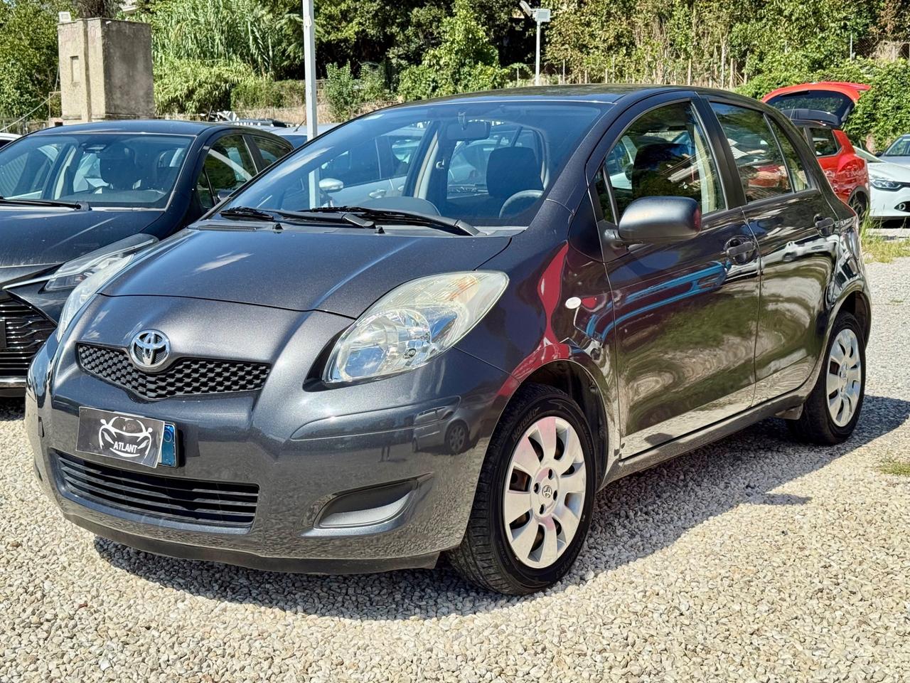 Toyota Yaris 1.0 luxury pack