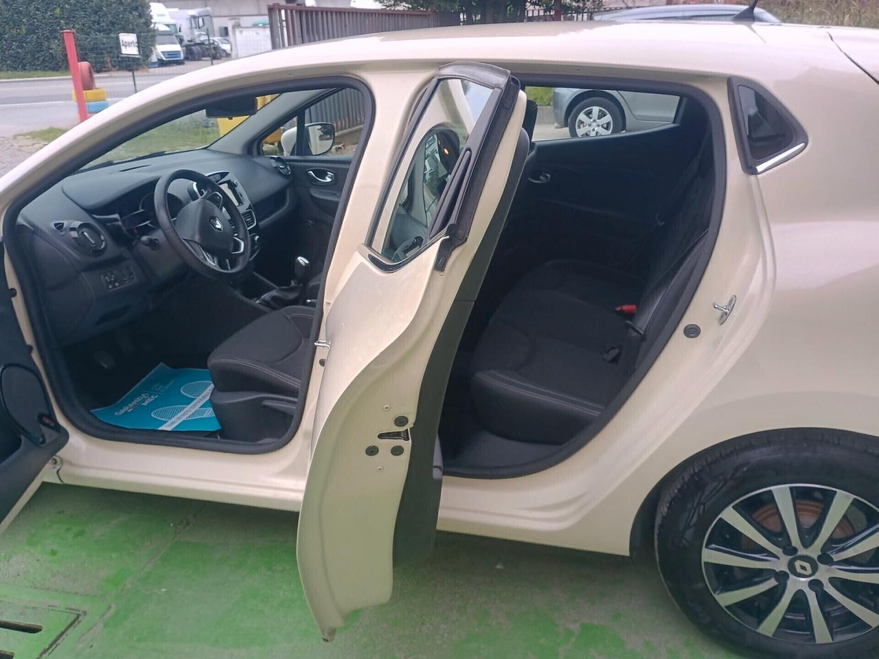 RENAULT CLIO AUTOCARRO EURO6B