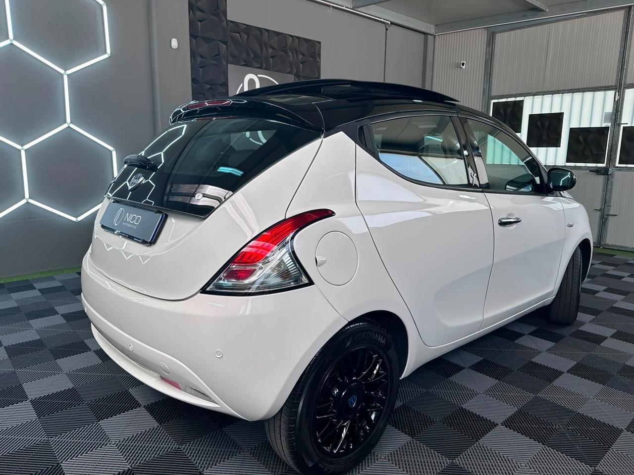 Lancia Ypsilon 1.2 69 CV 5 porte Platinum