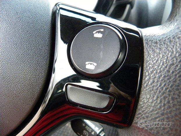 Citroen C1 VTi 68 5 porte Shine CLIMA BLUETOOTH MULTIFUNZIONE NEO PATENTATI