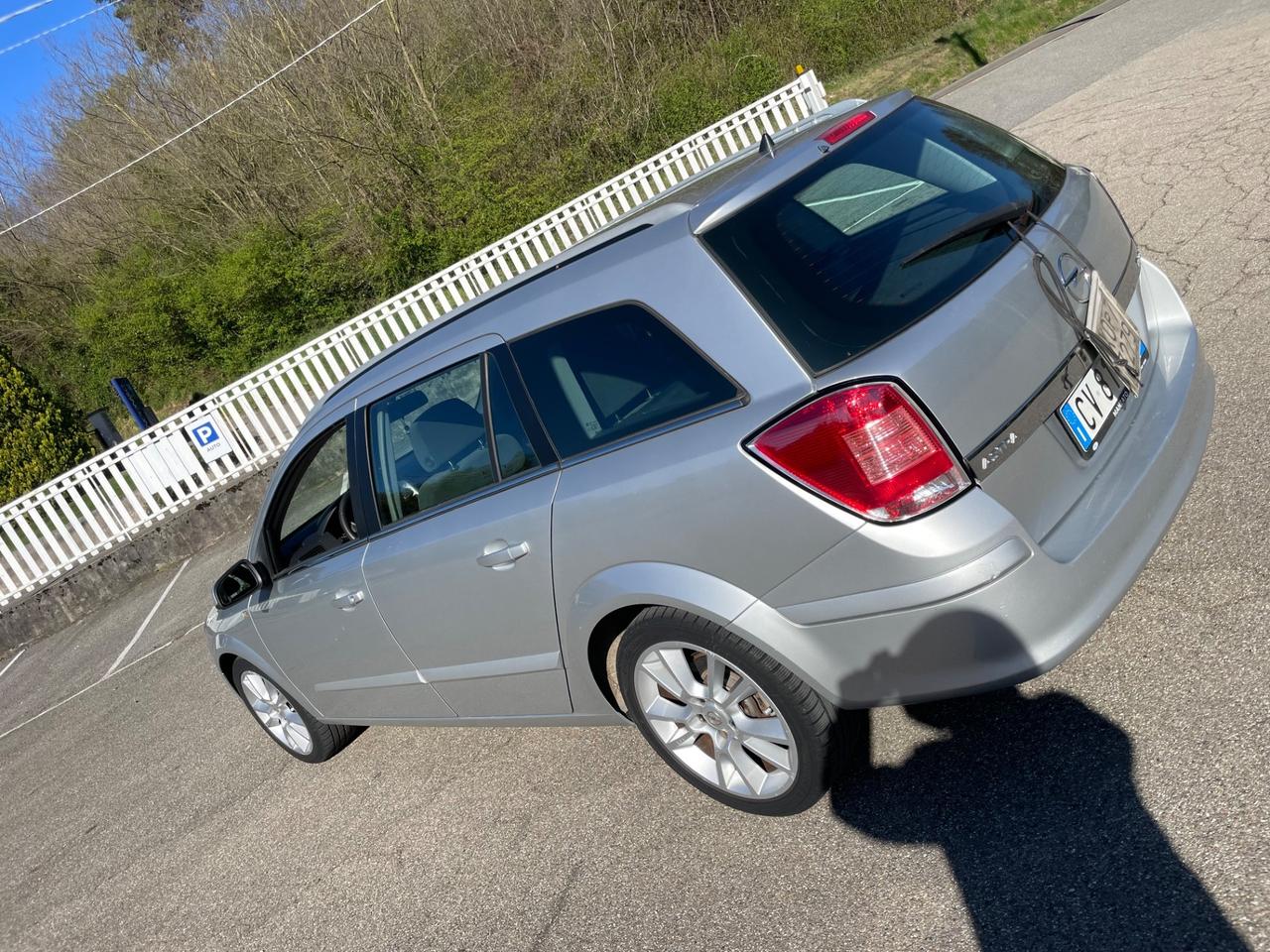 Opel Astra 1.6 16V Twinport 5 porte Cosmo