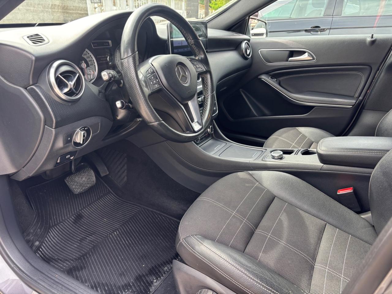 MERCEDES CLASSE A-180 109 CV AUTOMATICA FULL OPT