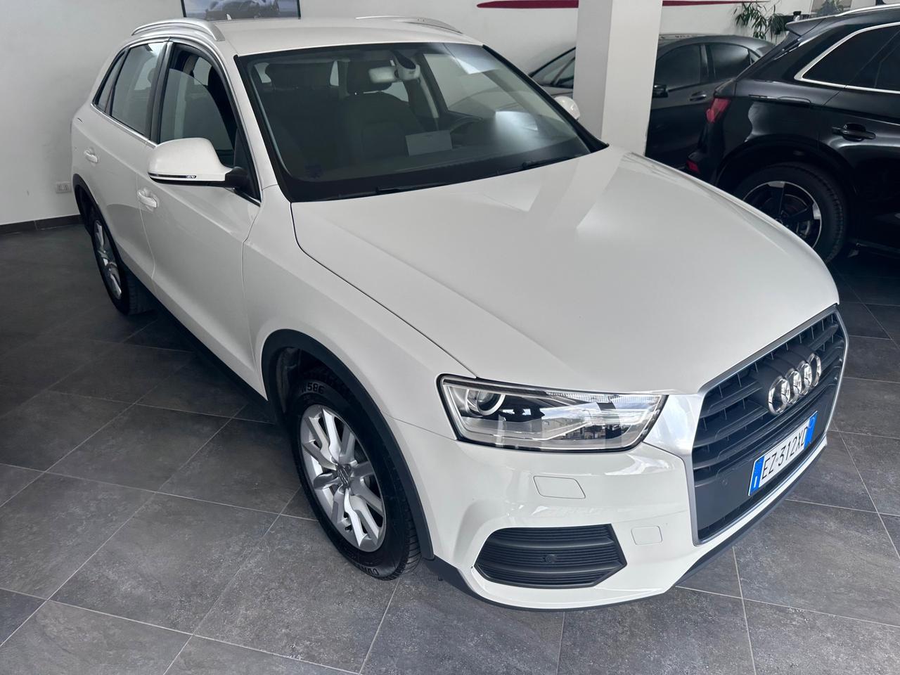 Audi Q3 2.0 TDI 120 CV Business