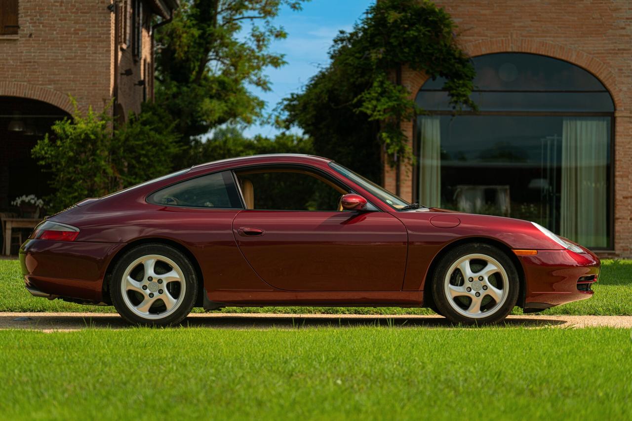 Porsche 996 (911) CARRERA - POR00269