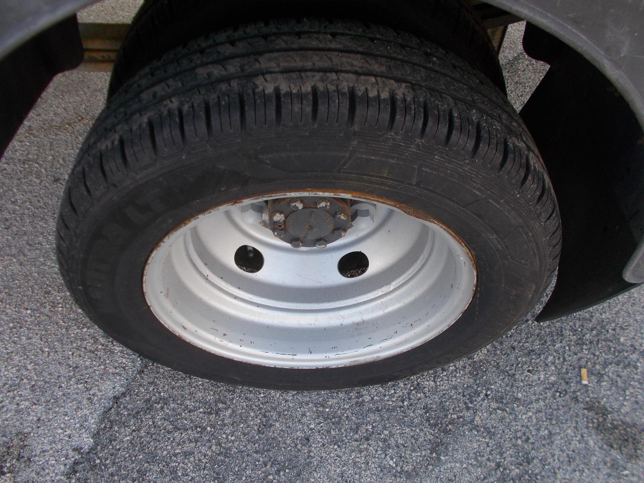 iveco renault anno 2004 con pianale