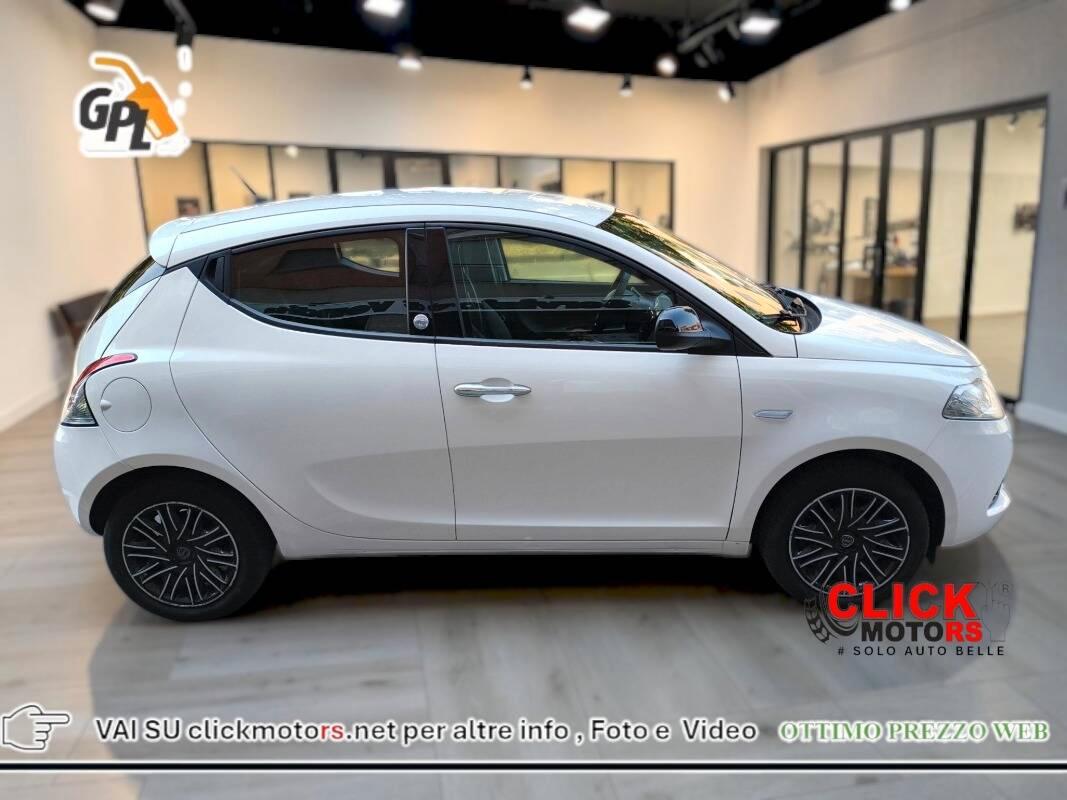 Lancia Ypsilon Ypsilon III 2013 1.2 8v Gold ecochic Gpl 69cv