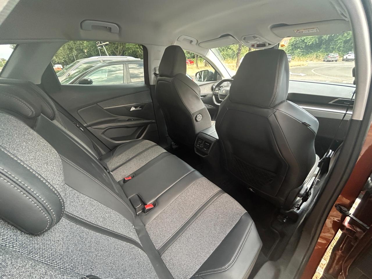 Peugeot 3008 BlueHDi 120 S&S EAT6 Allure full optional Camera, Keyless go, Led, Navi, palette al volante