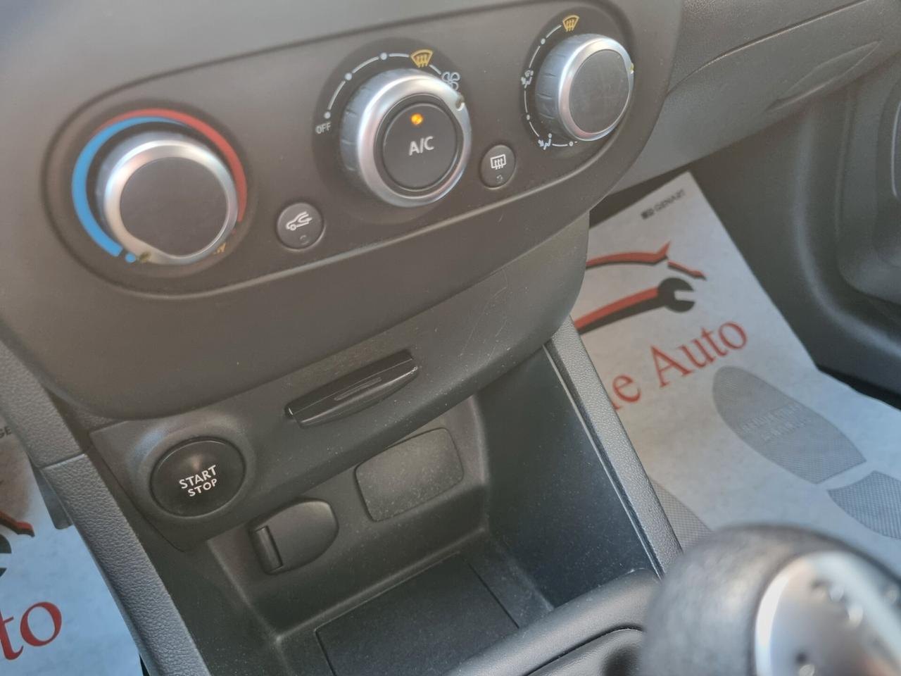 Renault Clio 1.2 75CV 5 porte Zen