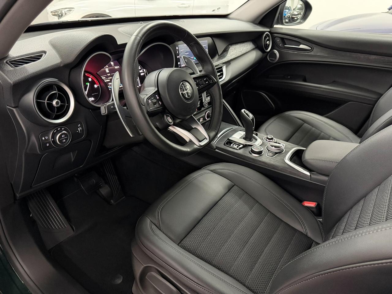 2.2 TD 190 CV EXECUTIVE Q4 19" HARMAN KARDON + SUBWOOFER