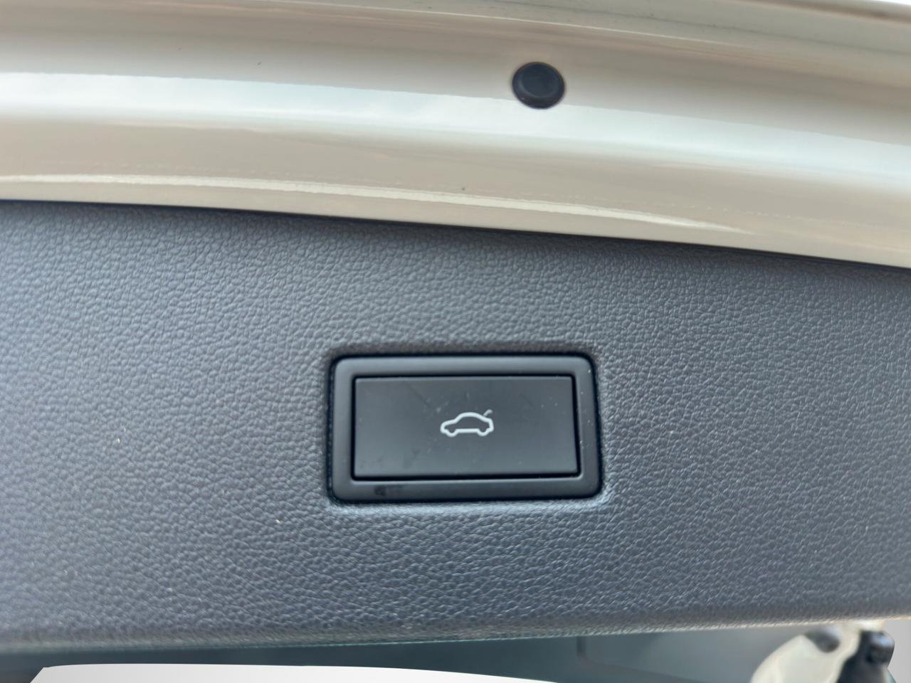 Volkswagen Tiguan 2.0 TDI 150 CV SCR DSG Elegance