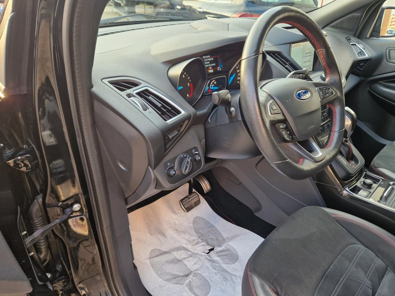 Ford Kuga 2.0 TDCI 180 CV 4WD Powershift ST-Line