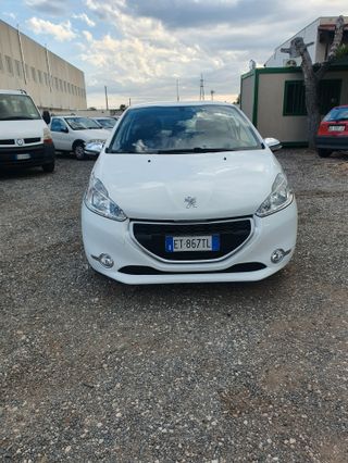 Peugeot 208 - 2012